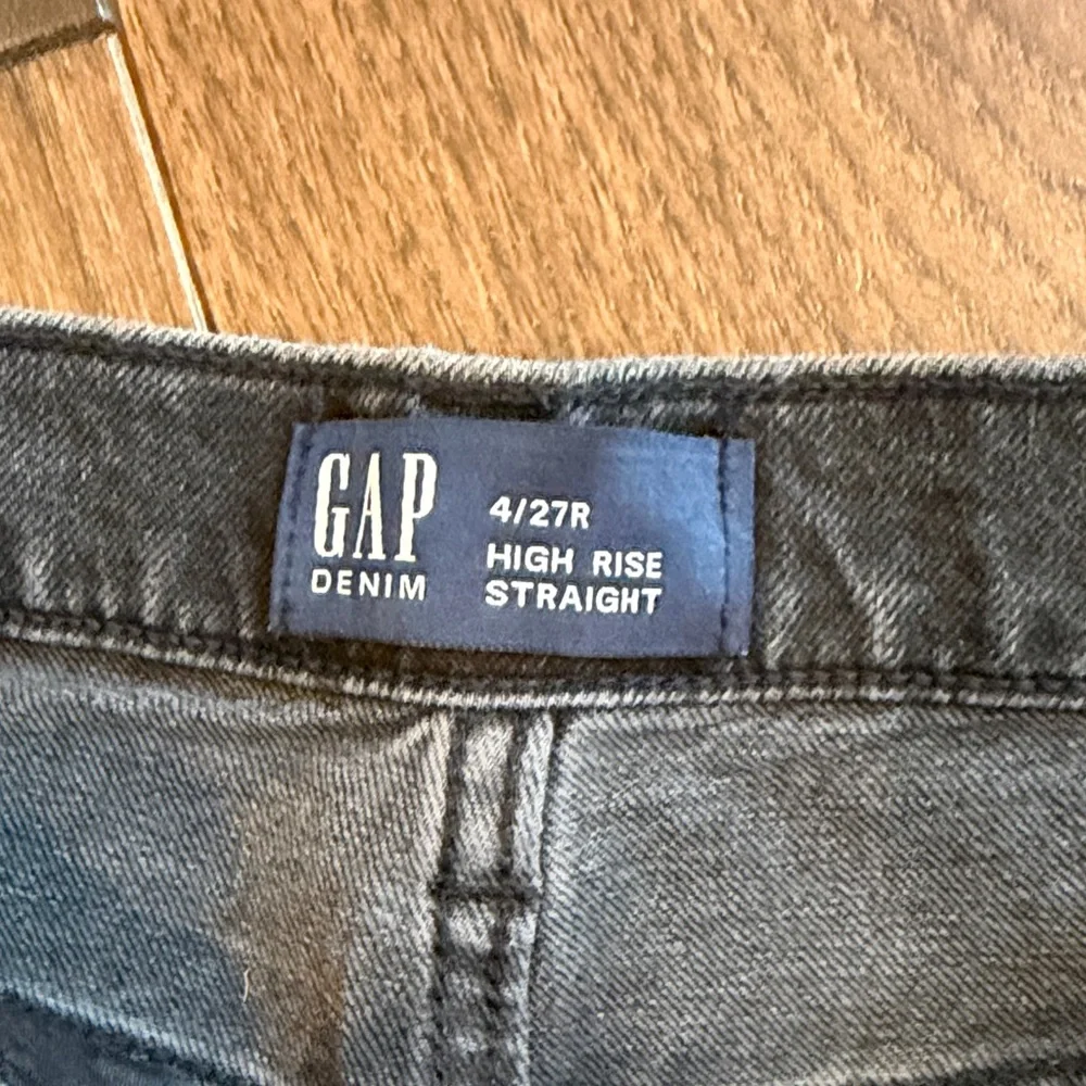 Gap Denim High Rise Straight Classic Black Denim Jeans Size 4/27 C12-015